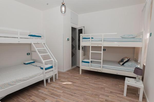 Hostel Nana Vlorë Exterior foto