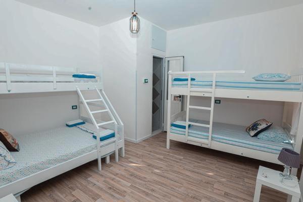 Hostel Nana Vlorë Exterior foto